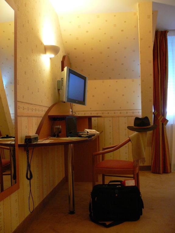 Logis Hotels Le Champalud Restaurant La Citadelle Oree-d'Anjou Zimmer foto